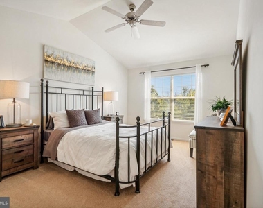 302 Summer Court - Photo Thumbnail 8