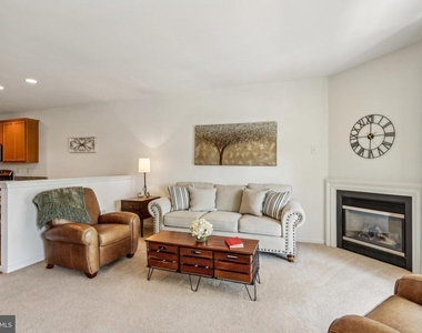 302 Summer Court - Photo Thumbnail 5