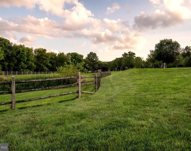302 Summer Court - Photo Thumbnail 16