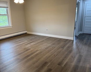 31 Eldridge Avenue - Photo Thumbnail 10