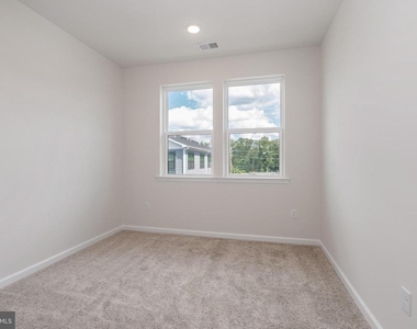 1210 Parker Boulevard - Photo Thumbnail 20