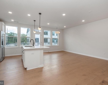 1210 Parker Boulevard - Photo Thumbnail 5