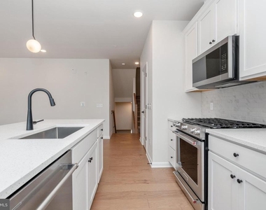 1210 Parker Boulevard - Photo Thumbnail 14