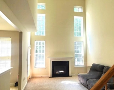 196 Chancellor Drive - Photo Thumbnail 9