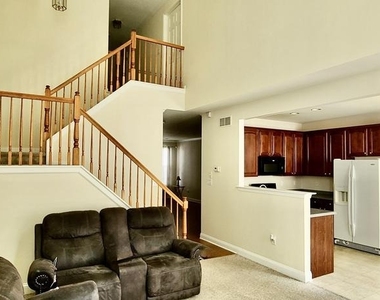 196 Chancellor Drive - Photo Thumbnail 2