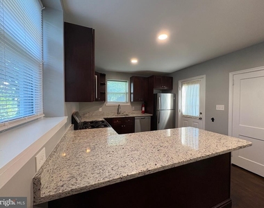 512 Jessamine Avenue - Photo Thumbnail 8