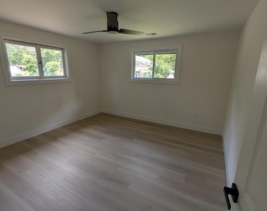 555 Bilper Avenue - Photo Thumbnail 12