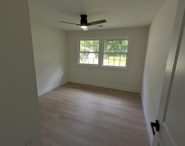 555 Bilper Avenue - Photo Thumbnail 11