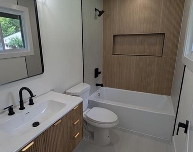 555 Bilper Avenue - Photo Thumbnail 7