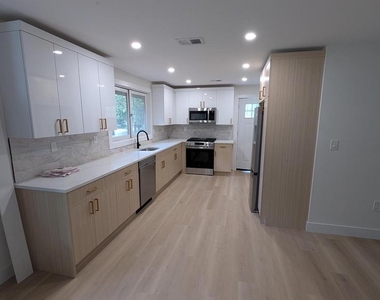 555 Bilper Avenue - Photo Thumbnail 1