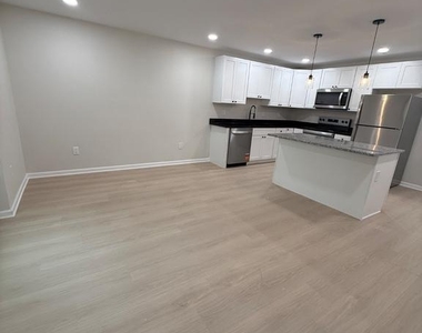 568 Pfeiffer Street - Photo Thumbnail 3