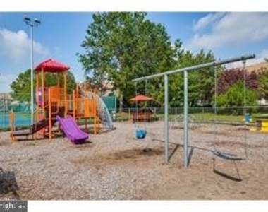 306 Society Hill Blvd - Photo Thumbnail 5