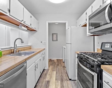 1505 Woodhollow Drive - Photo Thumbnail 5