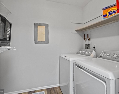 1505 Woodhollow Drive - Photo Thumbnail 7