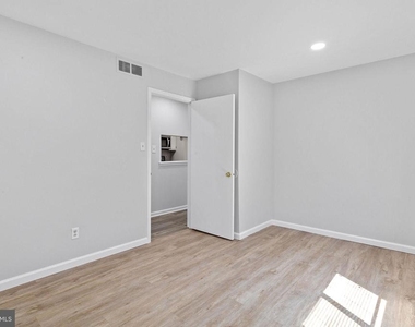 1505 Woodhollow Drive - Photo Thumbnail 9