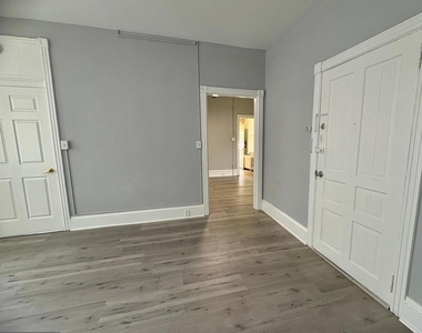 735 Morgan Avenue - Photo Thumbnail 5