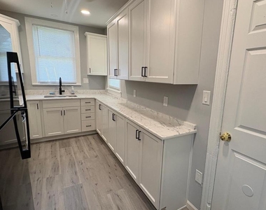 735 Morgan Avenue - Photo Thumbnail 2