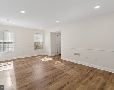 623 Barton Boulevard - Photo Thumbnail 3