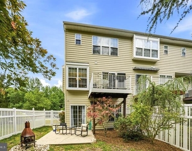 623 Barton Boulevard - Photo Thumbnail 2