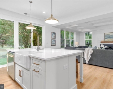807 Radcliff Ave - Photo Thumbnail 13
