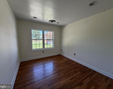 9005 Centreville Road - Photo Thumbnail 1