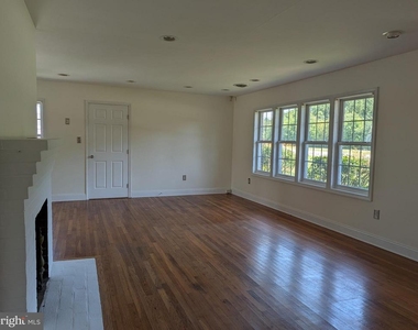 9005 Centreville Road - Photo Thumbnail 9