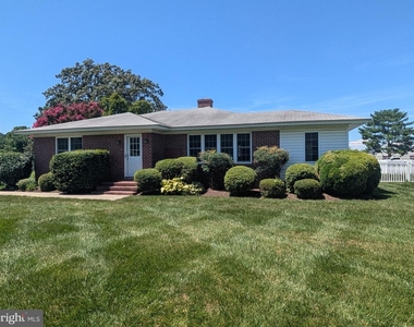 9005 Centreville Road - Photo Thumbnail 2