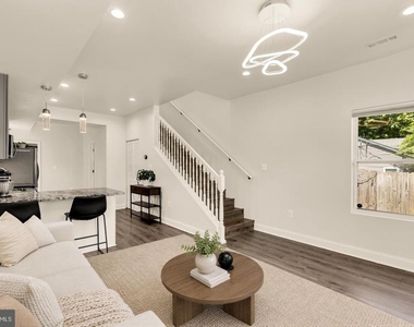 1002 58th Avenue - Photo Thumbnail 3