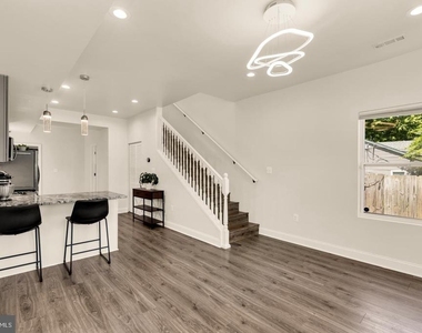 1002 58th Avenue - Photo Thumbnail 7