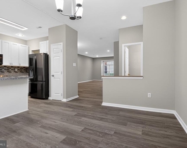 7936 Quill Point Drive - Photo Thumbnail 8