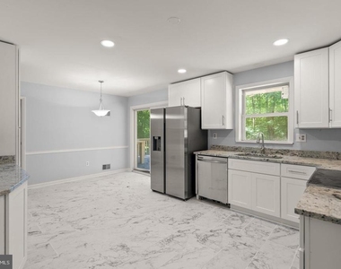 9409 Croom Acres - Photo Thumbnail 15