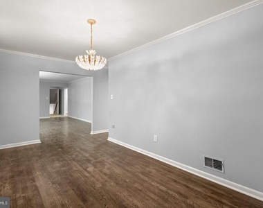 9409 Croom Acres - Photo Thumbnail 17