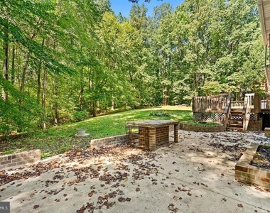 9409 Croom Acres - Photo Thumbnail 6