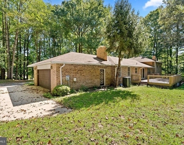 9409 Croom Acres - Photo Thumbnail 2