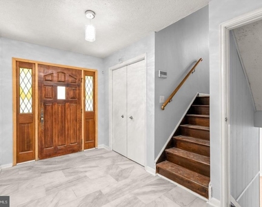 9409 Croom Acres - Photo Thumbnail 7