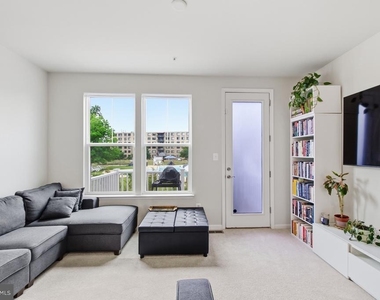 3469 Carnaby Street - Photo Thumbnail 11