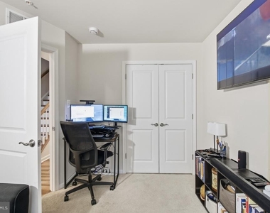 3469 Carnaby Street - Photo Thumbnail 17
