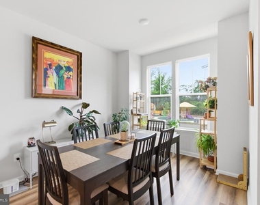 3469 Carnaby Street - Photo Thumbnail 7
