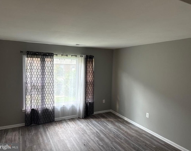 7737 Merrick Lane - Photo Thumbnail 8