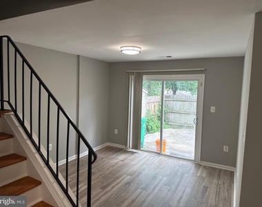 7737 Merrick Lane - Photo Thumbnail 14