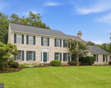 7707 Lake Glen Drive - Photo Thumbnail 8