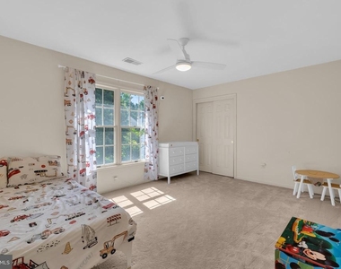 7707 Lake Glen Drive - Photo Thumbnail 21