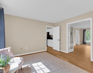 7707 Lake Glen Drive - Photo Thumbnail 14