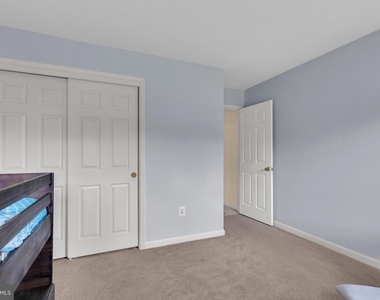7707 Lake Glen Drive - Photo Thumbnail 34