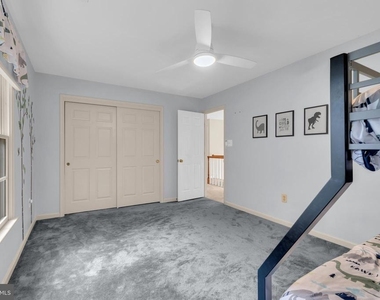 7707 Lake Glen Drive - Photo Thumbnail 32