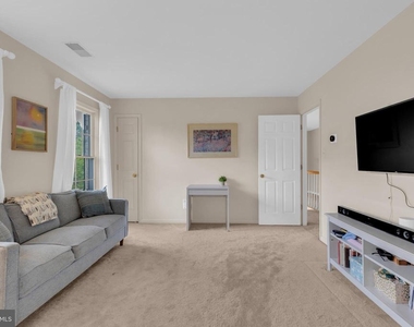 7707 Lake Glen Drive - Photo Thumbnail 24