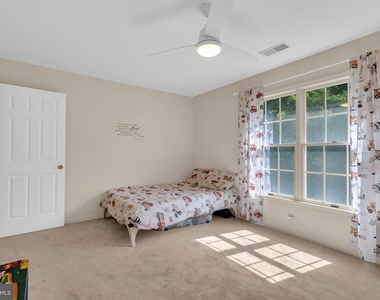 7707 Lake Glen Drive - Photo Thumbnail 22