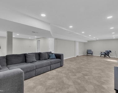 7707 Lake Glen Drive - Photo Thumbnail 39