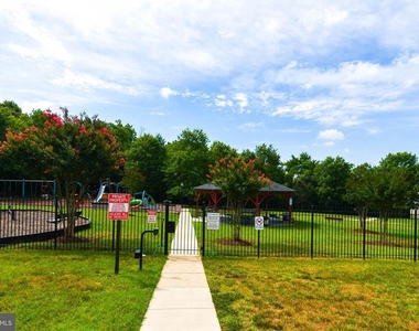 1401 Deep Gorge Court - Photo Thumbnail 31