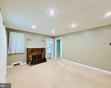 907 Heron Drive - Photo Thumbnail 2